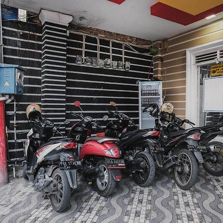 Reddoorz @ Jalan Stm Medan Otel Dış mekan fotoğraf