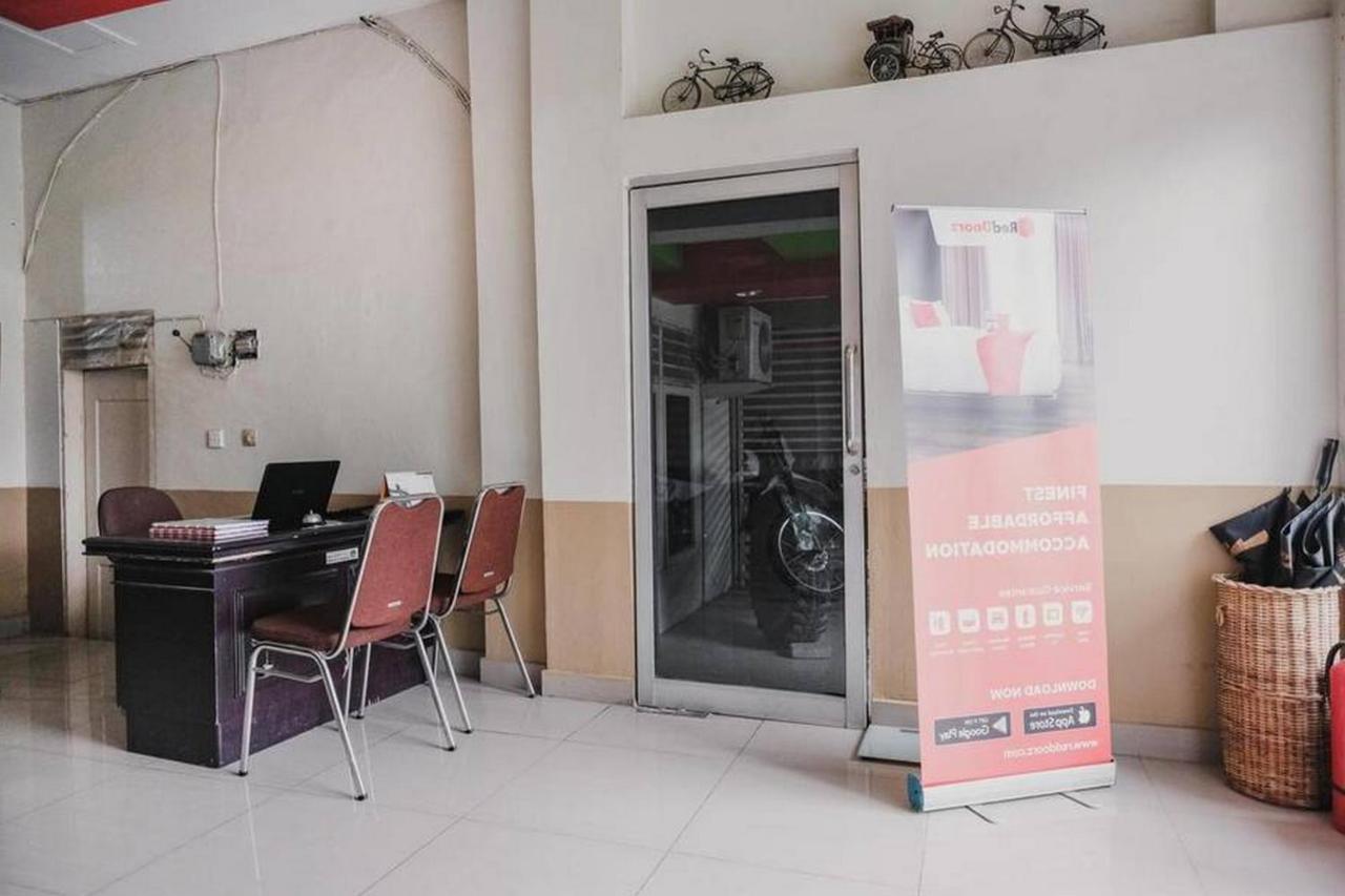 Reddoorz @ Jalan Stm Medan Otel Dış mekan fotoğraf